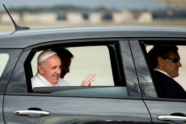 Πωλήθηκε 82.000 δολάρια το Fiat που χρησιμοποίησε ο Πάπας στις ΗΠΑ