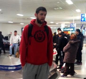 Έφτασε στην Αθήνα ο Κώστας Παπανικολάου για τον Ολυμπιακό