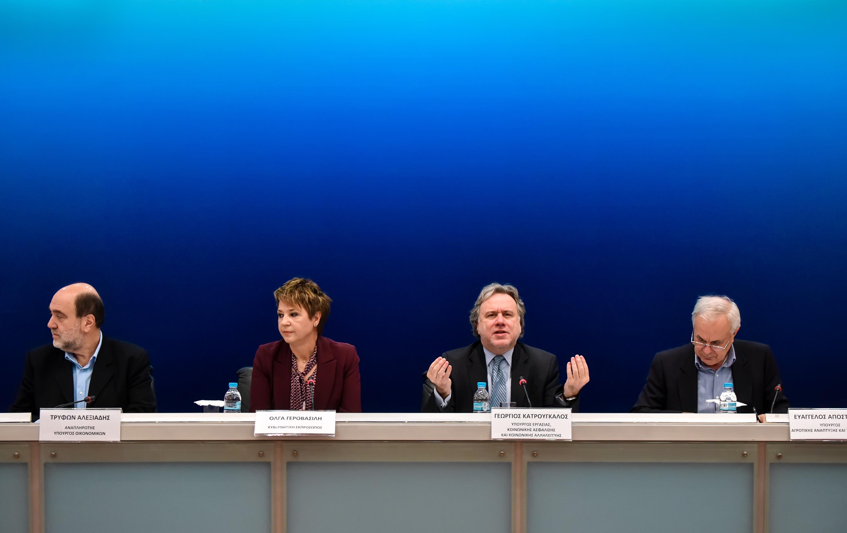 Κατρούγκαλος προς αγρότες: Αποφασίζουμε για εμάς και τα παιδιά μας