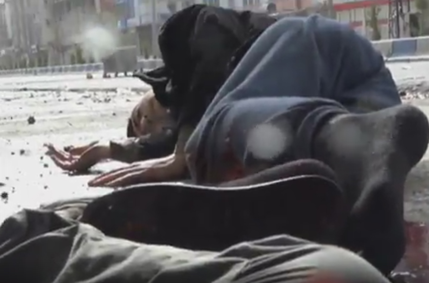 Σοκάρει το βίντεο: Κάμερα κατέγραψε πώς τούρκοι στρατιώτες «γαζώνουν» αμάχους