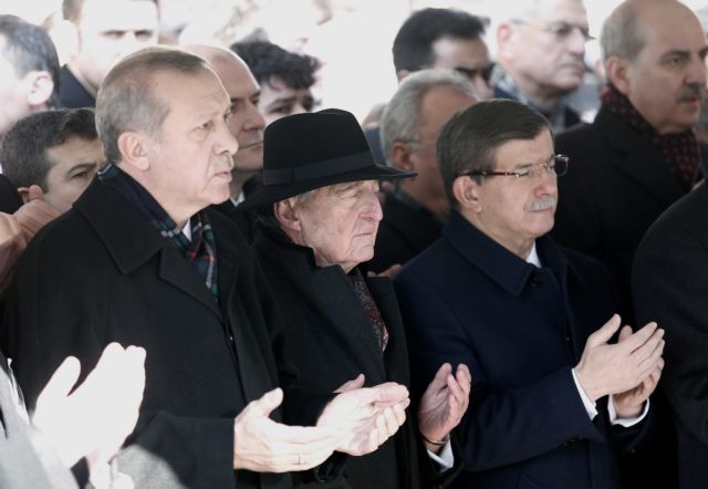 Τουρκία: Πολιτικοί και επιχειρηματίες στην κηδεία του μεγιστάνα Κοτς
