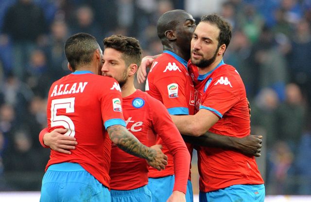 Η Νάπολι πέρασε από τη Σαμπντόρια, η «Γιούβε» το ντέρμπι