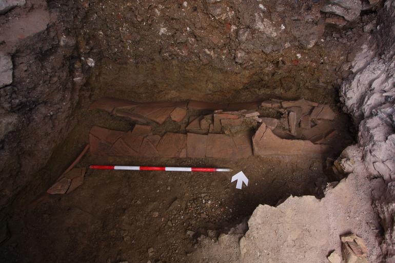 Βυζαντινό νεκροταφείο έκρυβε στα σπλάχνα της η Μεγάλη Οδός του Πέρα