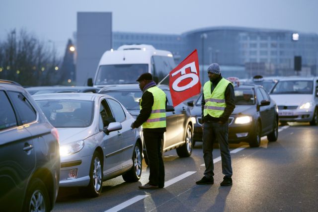 Γαλλία: Απεργιακός «πυρετός», επεισόδια στο Παρίσι και χάος στις μετακινήσεις