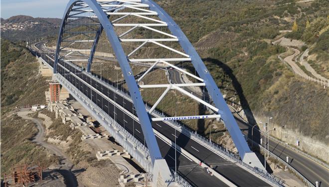 Παραδόθηκε η νέα γέφυρα της Τσακώνας