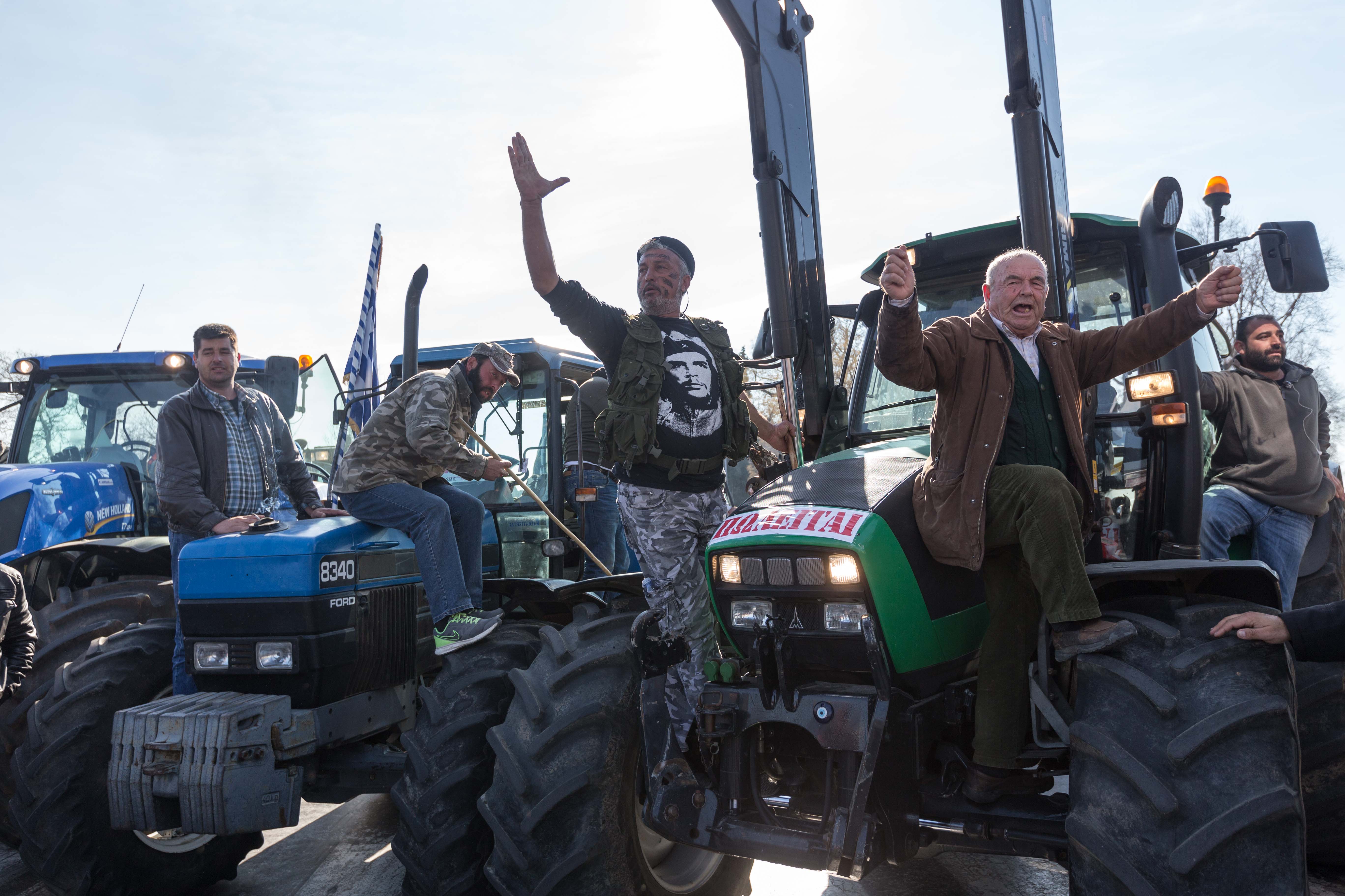 Σκληρή στάση τηρούν οι αγρότες, σύσκεψη στα Τέμπη