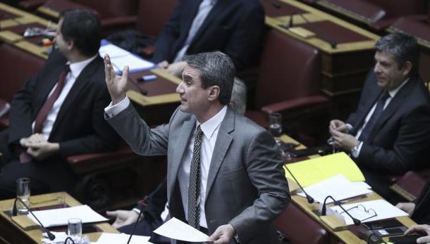 Οξύτατη αντιπαράθεση Παππά-Λοβέρδου στη Βουλή