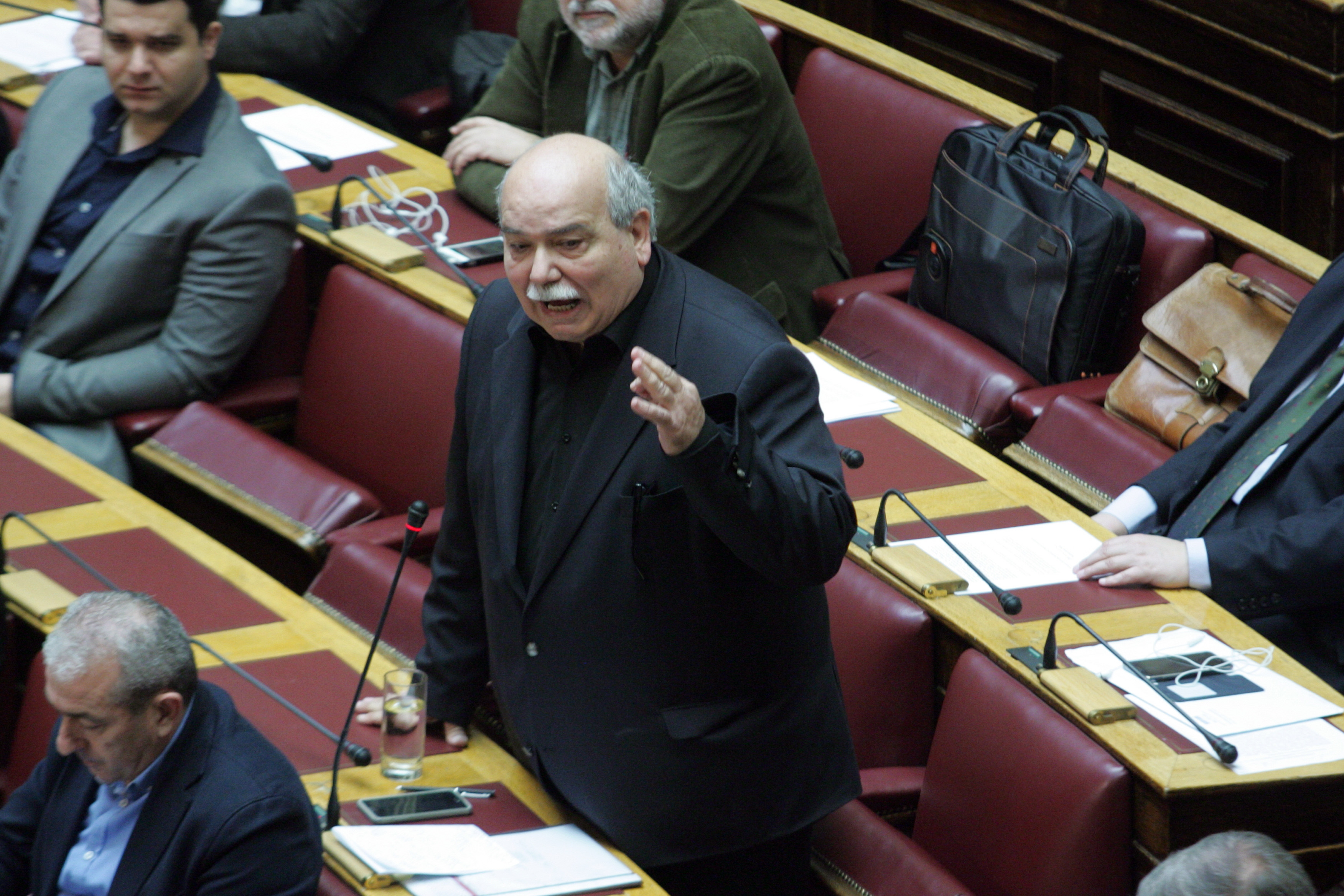 Βούτσης: Κύκλοι επιθυμούν την έξοδο της Ελλάδας από την Σένγκεν