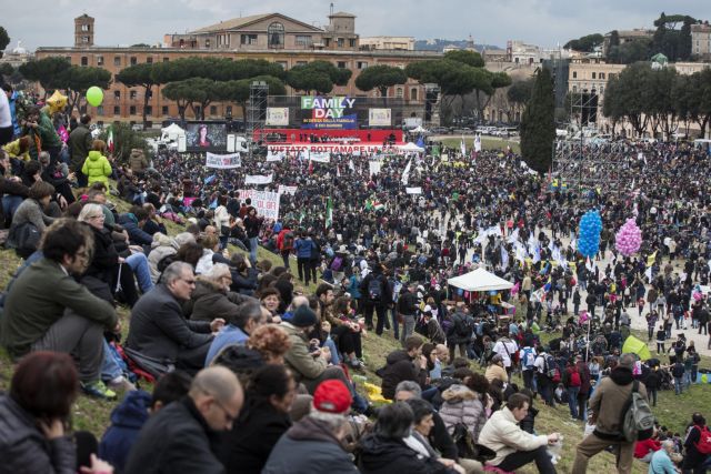 Συγκέντρωση στη Ρώμη από το κίνημα εναντίον του συμφώνου συμβίωσης