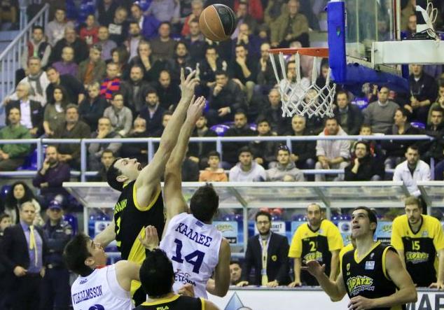 Η ΑΕΚ «μάτωσε», αλλά πέρασε νικηφόρα από τα Τρίκαλα