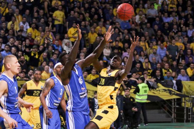 «Αυτοκτόνησε» ο Αρης, «ζωντανός» ο ΠΑΟΚ για τους «16» του Eurocup