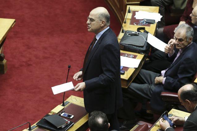 Βουλή: Αντιπαράθεση με φόντο τις απεργιακές κινητοποιήσεις