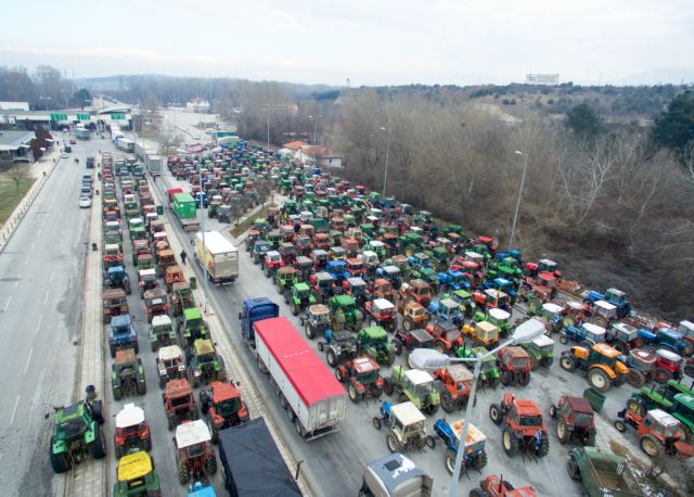 ΕΒΕΘ: Μεγάλα προβλήματα στον εκτελωνισμό αγαθών λόγω των μπλόκων