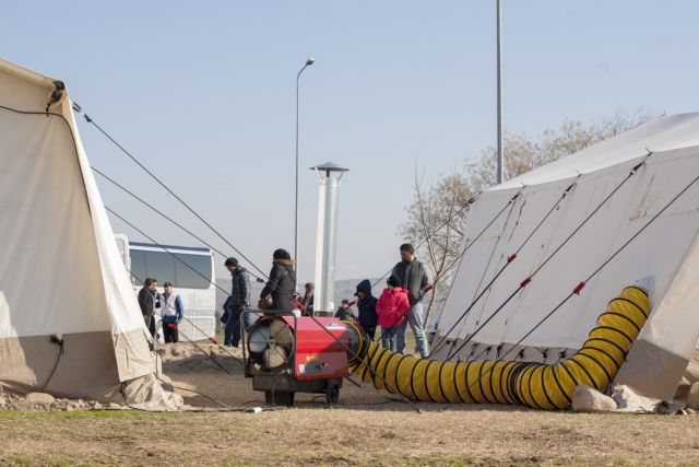 Ασφυξία από χιλιάδες πρόσφυγες στα σύνορα με την ΠΓΔΜ
