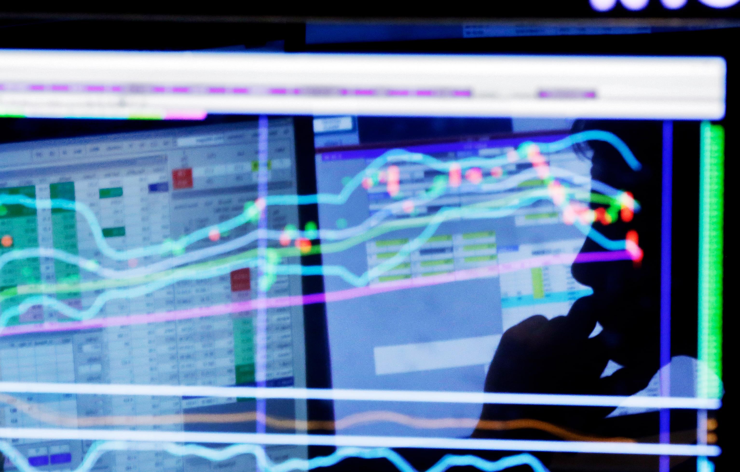 Στο «στόχαστρο» ξανά τα ελληνικά ομόλογα