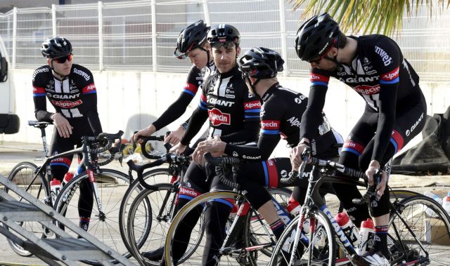 Ασκήσεις… ισορροπίας κόντρα στους ισχυρούς ανέμους στην Ισπανία