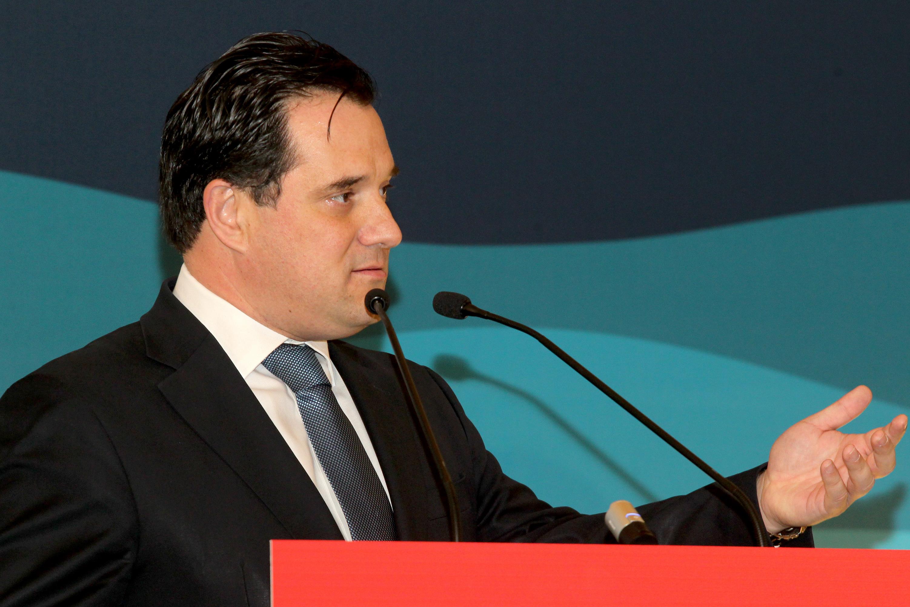 Επεισοδιακή ομιλία Γεωργιάδη, παρομοίασε με «Ωραία Ελένη» τον Τσίπρα