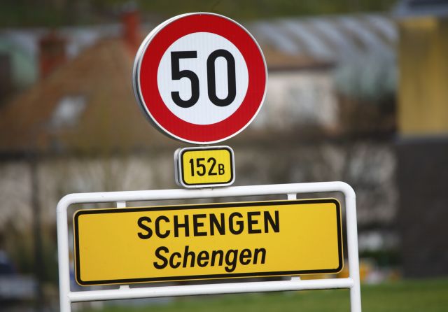 Μέρκελ: Καλύτερη προστασία εξωτερικών συνόρων για διαφύλαξη της Σένγκεν