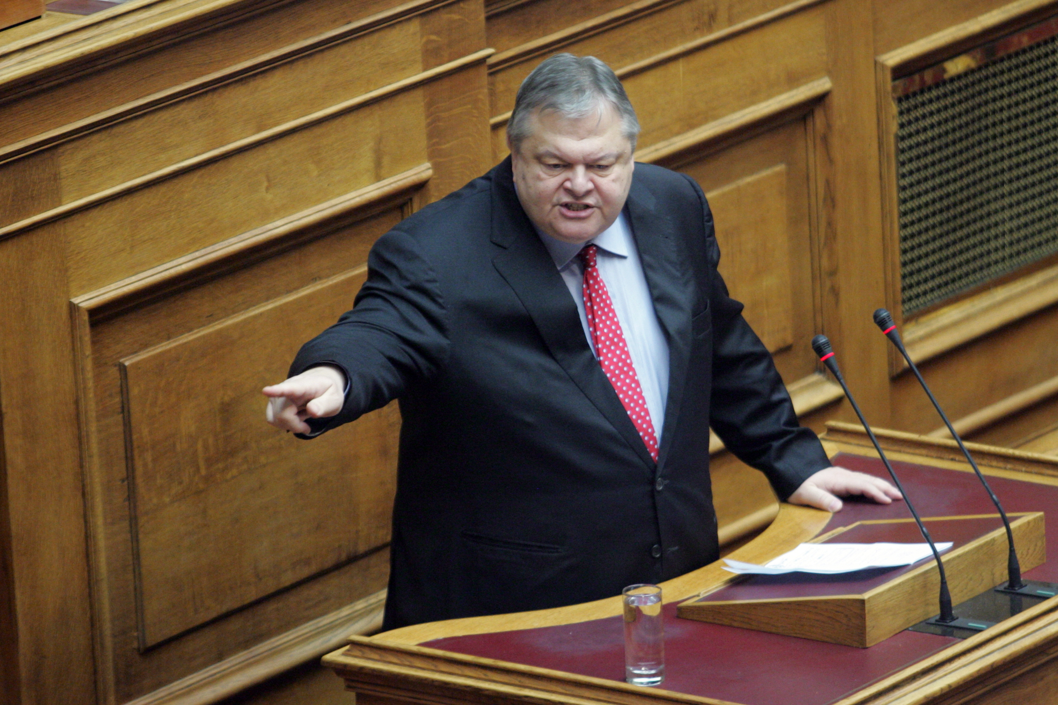 Βενιζέλος: Κυνική και ωμή άσκηση εξουσίας από τον Τσίπρα