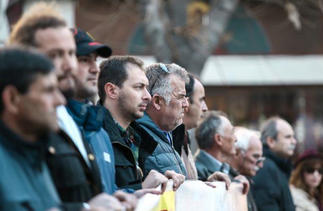 Συγκέντρωση διαμαρτυρίας του ΠΑΜΕ στο δημαρχείο Περάματος