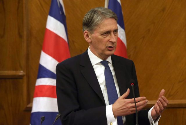 «Ενθαρρυντική» κατά το Λονδίνο η πρόοδος στις συνομιλίες με την ΕΕ