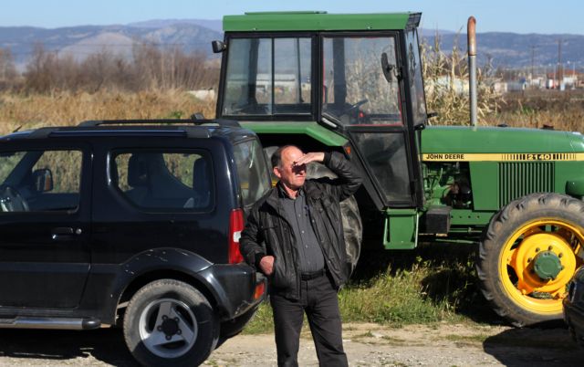 Ένα βήμα πίσω η κυβέρνηση απέναντι στα τρακτέρ των αγροτών