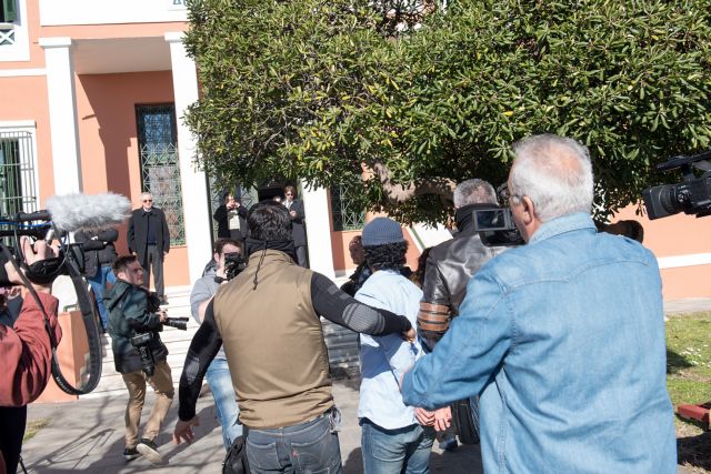 Προφυλακιστέοι οι δύο ύποπτοι για σχέσεις με το Ισλαμικό Κράτος