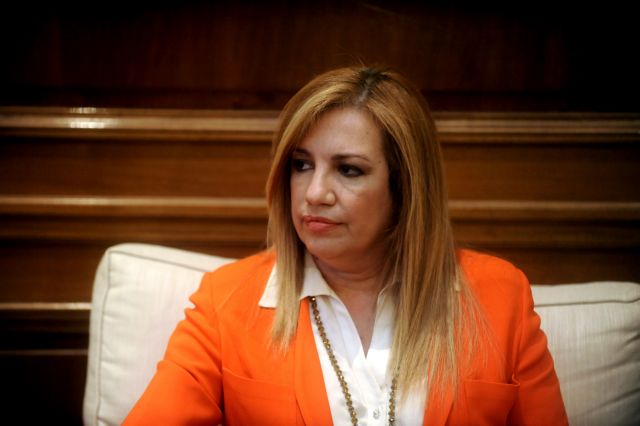 Γεννηματά προς κυβέρνηση: Ή σοβαρευτείτε ή παραιτηθείτε