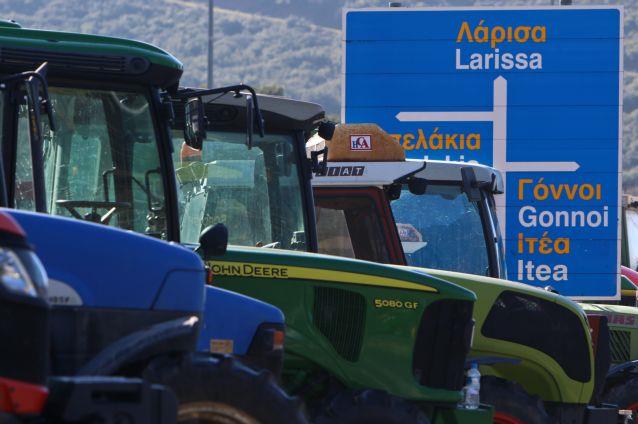 Οι αγρότες κλείνουν για 24 ώρες τα Τέμπη