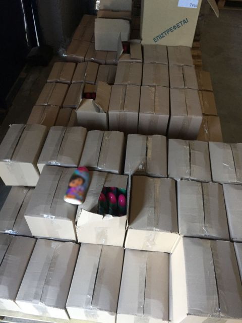 Παρασκεύαζαν και διακινούσαν «μαϊμού» σαμπουάν και κρεμοσάπουνα για παιδιά