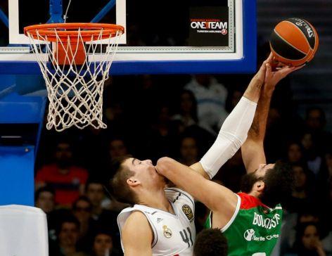 Αποθέωση Μπουρούση παρά τον αποκλεισμό