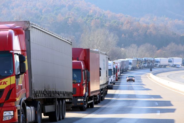 Μικρά -προς το παρόν- τα προβλήματα στην αγορά από τα αγροτικά μπλόκα