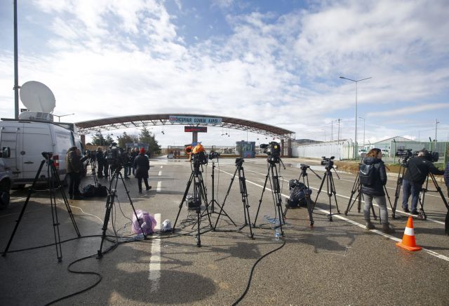 ΕΕ καλεί Τουρκία να ανοίξει τα σύνορα στους Σύρους πρόσφυγες