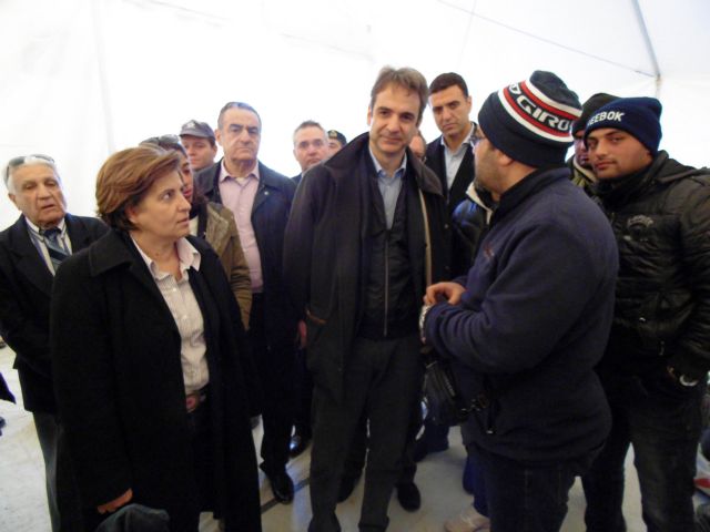 Μητσοτάκης με πρέσβεις της ΕΕ: Λάθος προσέγγιση το κλείσιμο των συνόρων