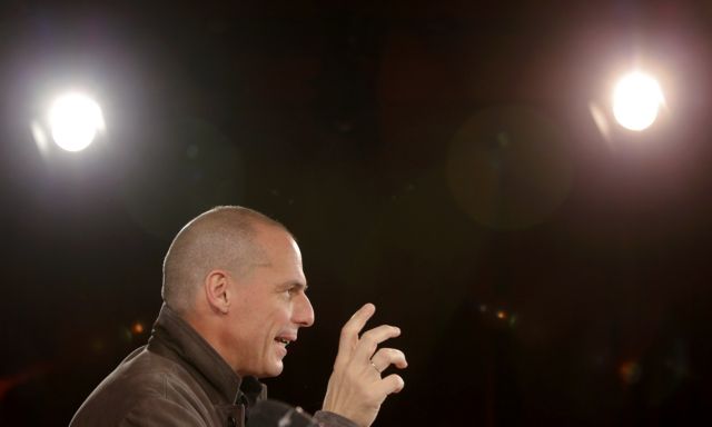 Καβγάς Βαρουφάκη με τον ανταποκριτή του Mega στο Βερολίνο (video)