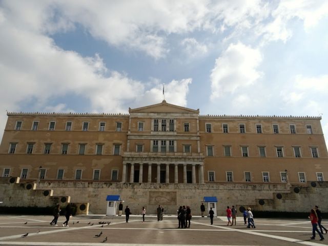 Οδύνη της πολιτειακής και πολιτικής ηγεσίας για το πλήρωμα του ελικοπτέρου