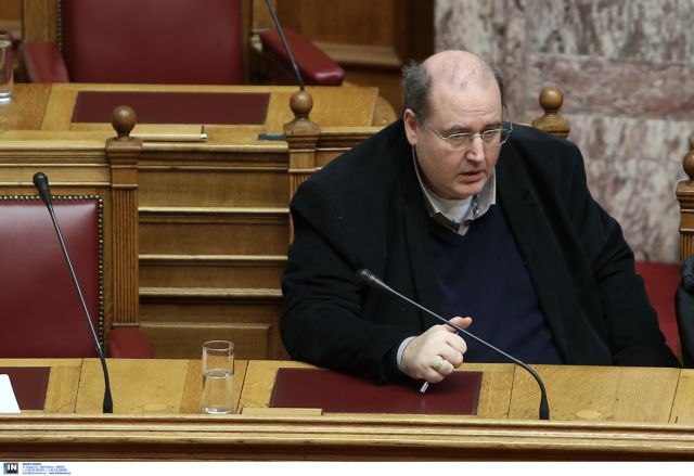 Φίλης κατά ΝΔ: Πνίγατε πρόσφυγες στο Αιγαίο και παίζατε με την ΧΑ