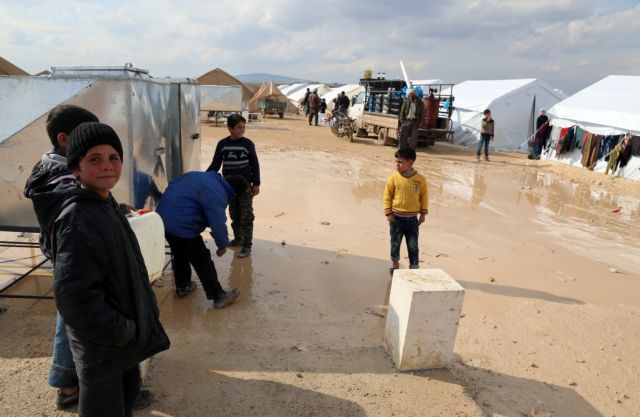 Η Τουρκία επιμένει σε παύση των ρωσικών επιδρομών – 40.000 στους καταυλισμούς