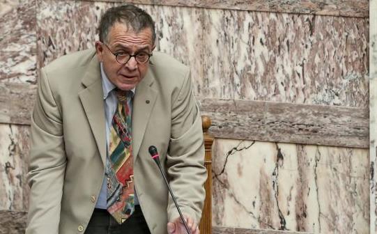 Διαψεύδονται από το υπουργείο τα περί παραίτησης Μουζάλα