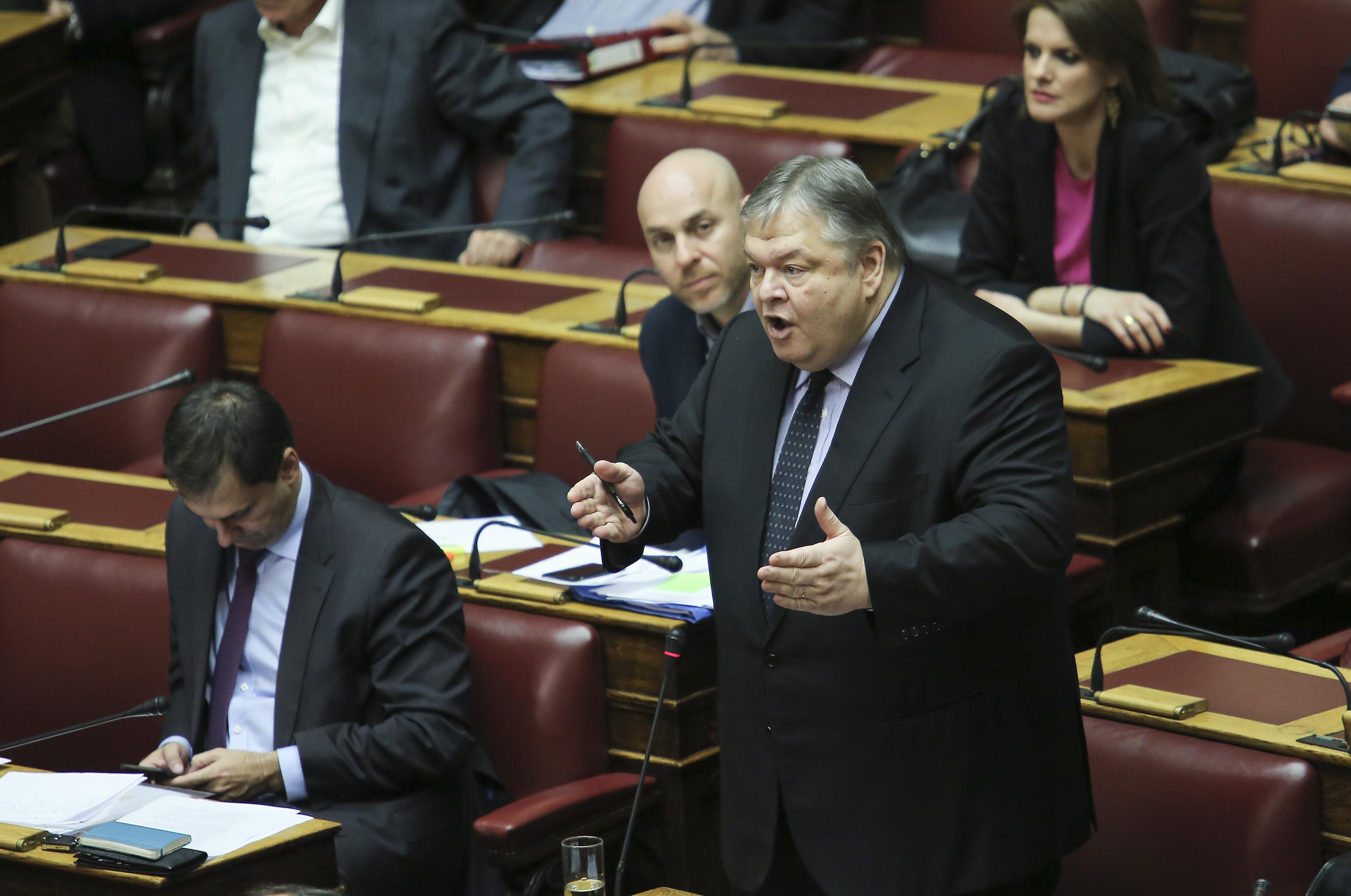 Βενιζέλος: Όταν ανέβουν στο δέντρο, η παροιμία λέει ότι θα φανούν τα οπίσθια