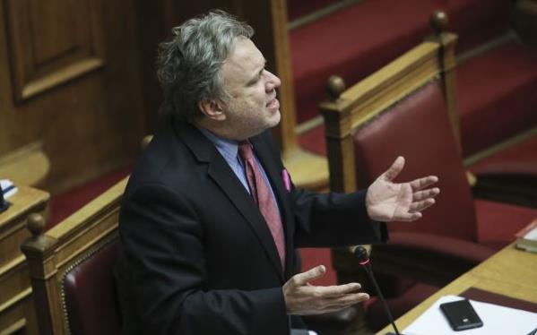 Κατρούγκαλος: Η μαγκούρα του Γκόρτσου δεν είναι σύμβολο Δημοκρατίας