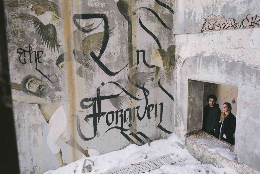 O Βασίλης Μαυρογεωργίου σε γοτθικό παραμύθι για το τέλος των ψευδαισθήσεων