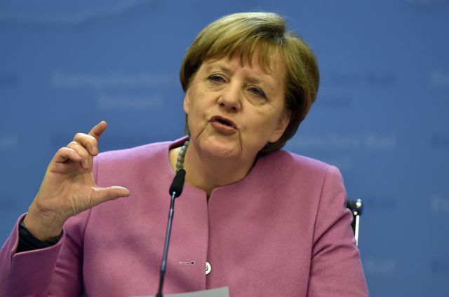 Μέρκελ: Δώσαμε στον Κάμερον ένα πακέτο για να κάνει εκστρατεία