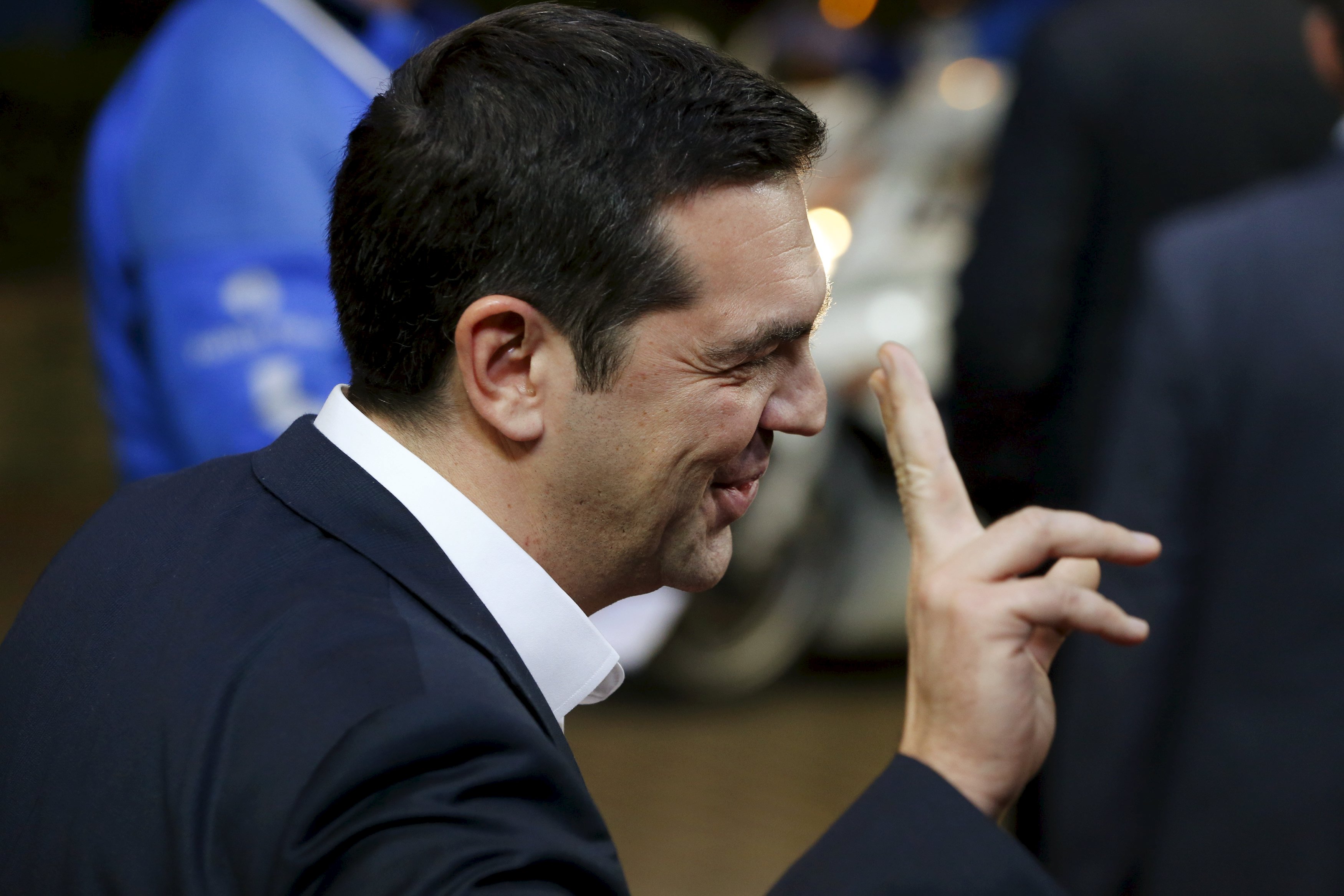 Τηλεφωνική επικοινωνία Τσίπρα – Λιου: Να κλείσει γρήγορα η αξιολόγηση