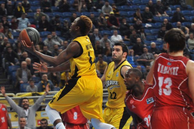 «Εκτοξεύτηκε» στο 3ο δεκάλεπτο η ΑΕΚ, 76-73 τη Κηφισιά