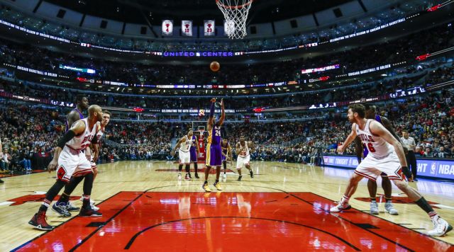 Οι Μπουλς εύκολα τους Λέικερς, νίκη για τους Σπερς