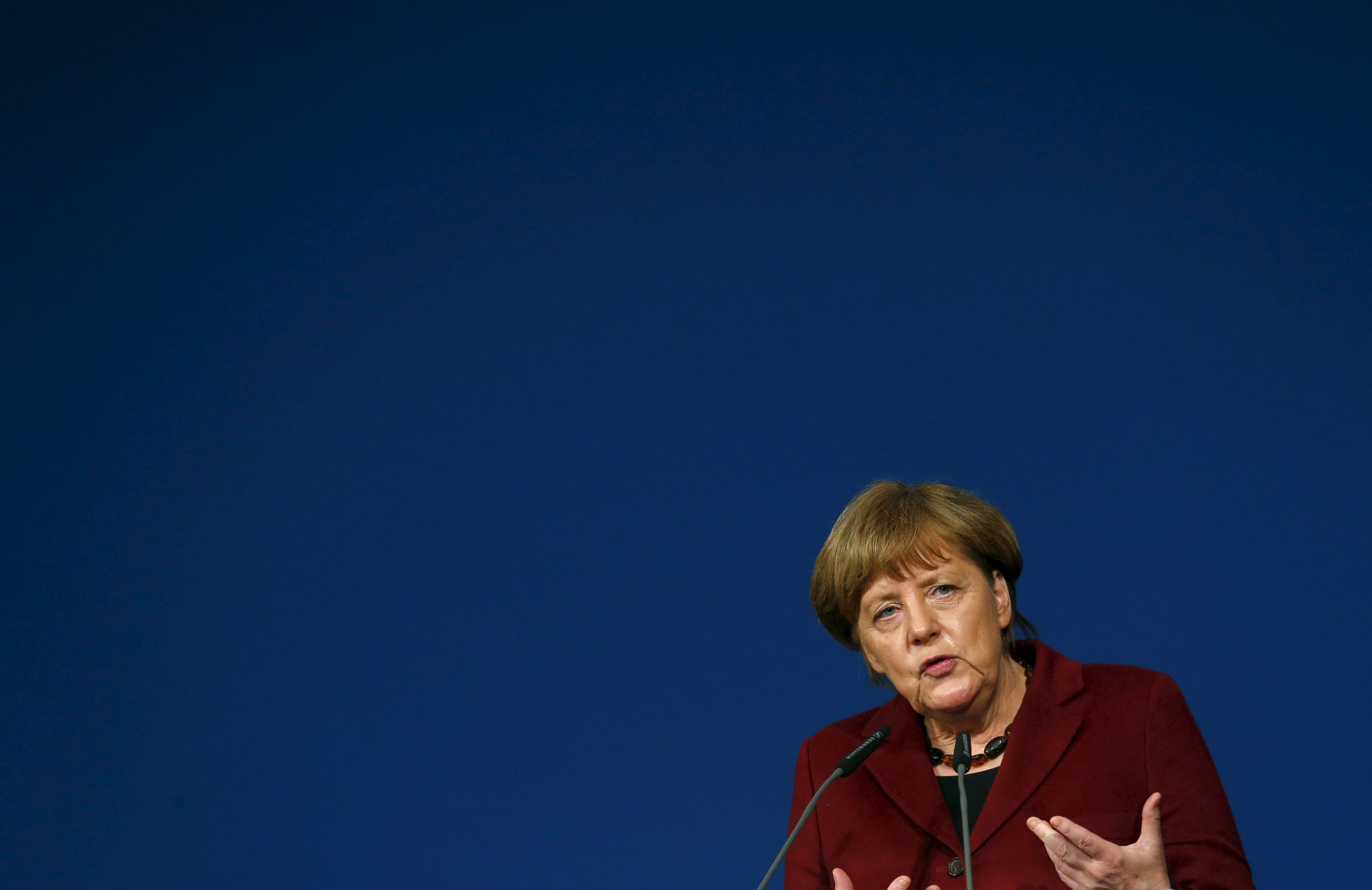 Αλλάζει στρατηγική το Βερολίνο έναντι της Ελλάδας;