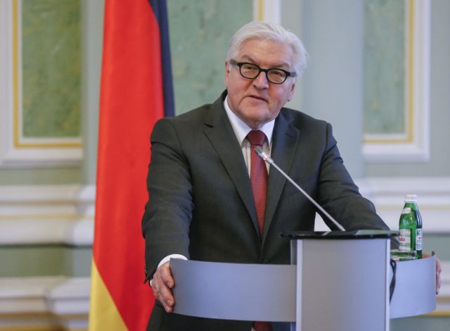 Σταϊνμάιερ: Όχι λύση στο προσφυγικό εις βάρος της Ελλάδας