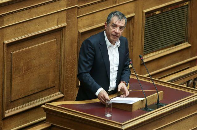 Εθνική επιτροπή δράσης για το προσφυγικό ζήτησε ο Στ.Θεοδωράκης