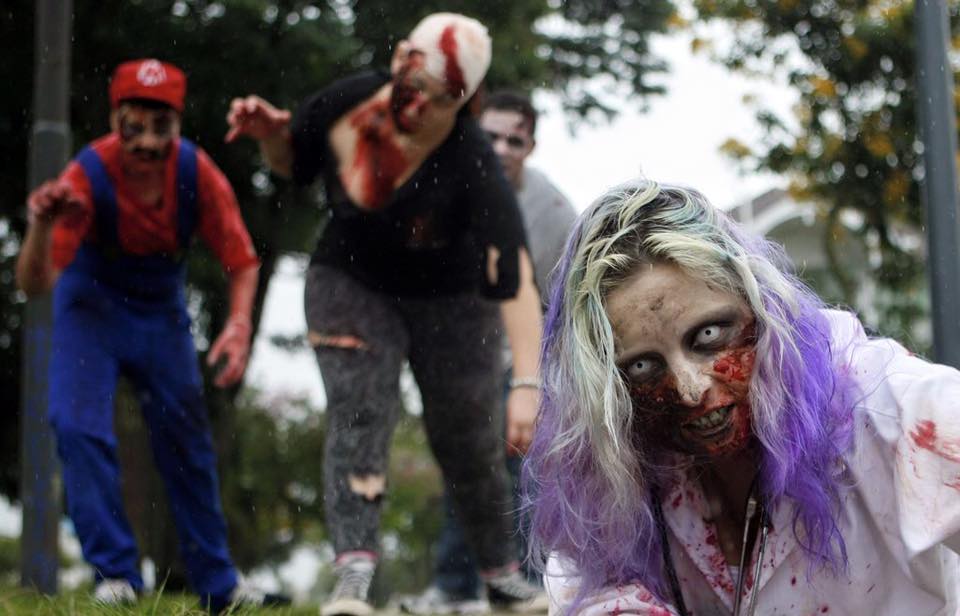 «Zombie Walk Athens»: Τα ζόμπι βγαίνουν βόλτα στην Αθήνα